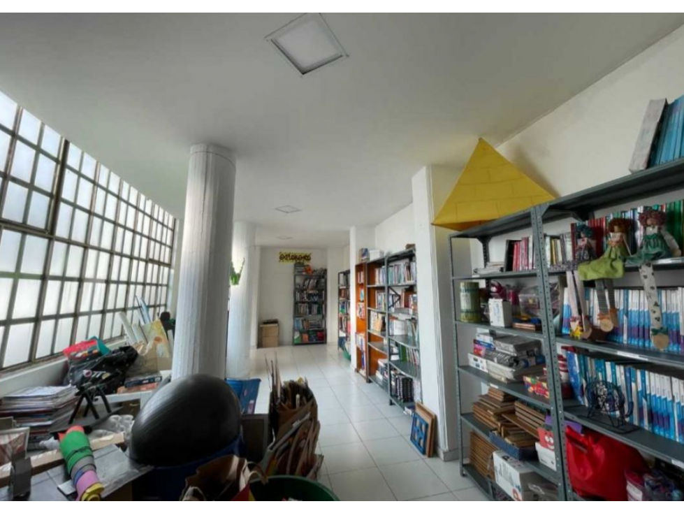 EDIFICIO COLEGIO EN VENTA SECTOR NARIÑO SUR — foto 4