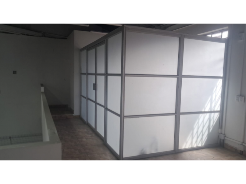 BODEGA EN ARRIENDO SANTA ISABEL, LOS MÁRTIRES — foto 3