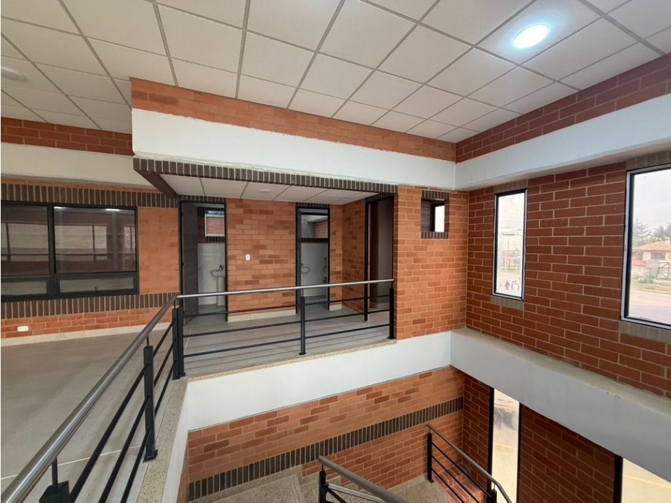 BODEGA EN ARRIENDO CORREDO CALLE 80, PARQUE INDUSTRIAL - 4