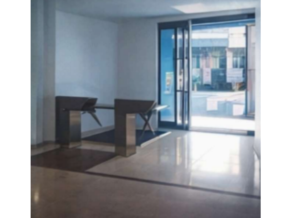 EDIFICIO CORPORATIVO EN ARRIENDO CON - SIN MOBILIARIO - 3