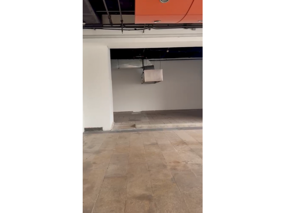 LOCAL COMERCIAL EN ARRIENDO - AV. DORADO - 3