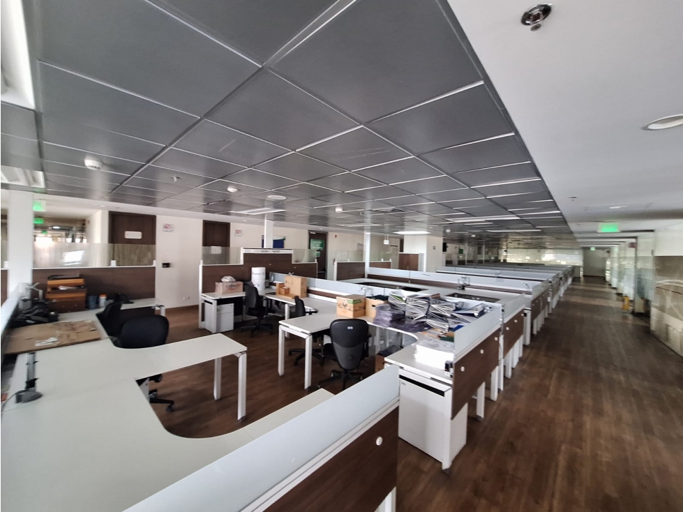 OFICINA EN VENTA, SECTOR FINANCIERO Y COMERCIAL