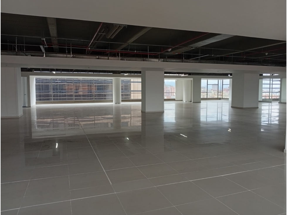 OFICINA EN ARRIENDO, AV. EL DORADO — foto 3