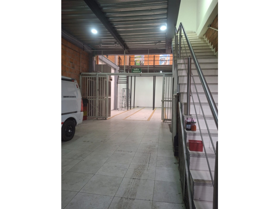 BODEGA EN VENTA SECTOR LA FLORIDA ENGATIVÁ