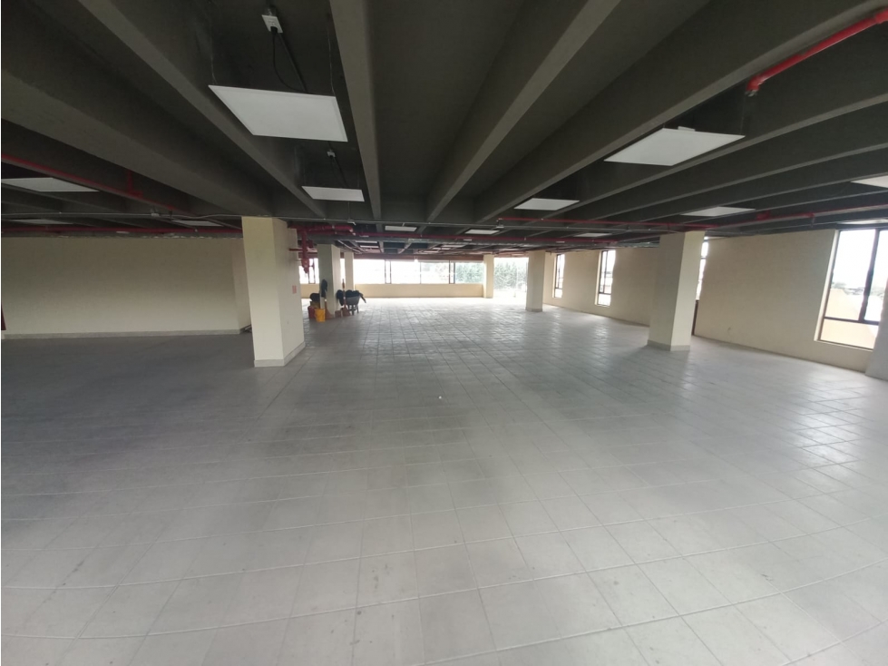 OFICINA 1300 M2 EN ARRIENDO, AV. EL DORADO, BOGOTA — foto 4