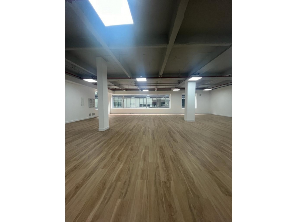 OFICINA 177 M2 EN ARRIENDO, CHICO NORTE, ZONA EMPRESARIAL