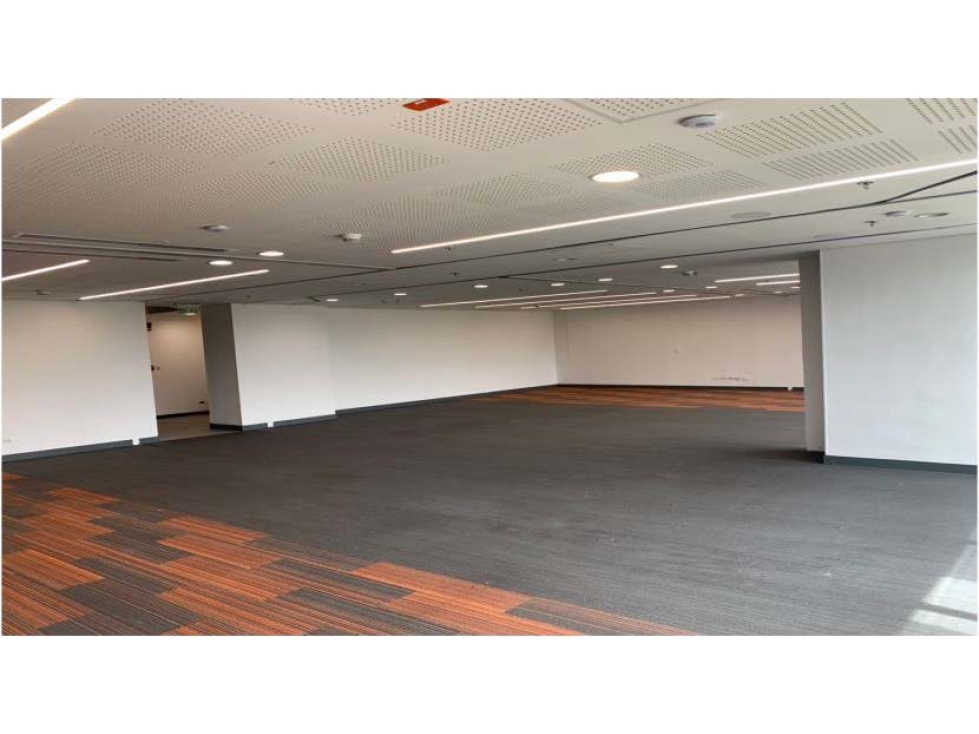 OFICINA EN VENTA, CENTRO EMPRESARIAL AV. EL DORADO — foto 2