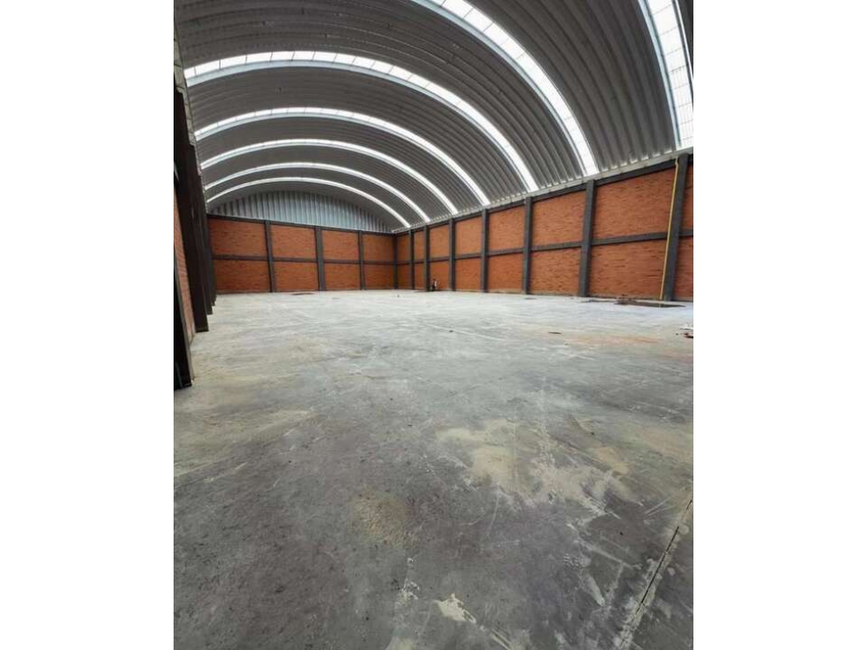 VENTA !! ARRIENDO BODEGA EN MADRID - 1454m2 - 3