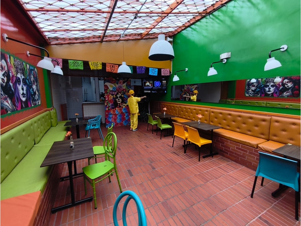 VENTA RESTAURANTE ACREDITADO Y TOTALMENTE DOTADO - LAS FERIAS — foto 4