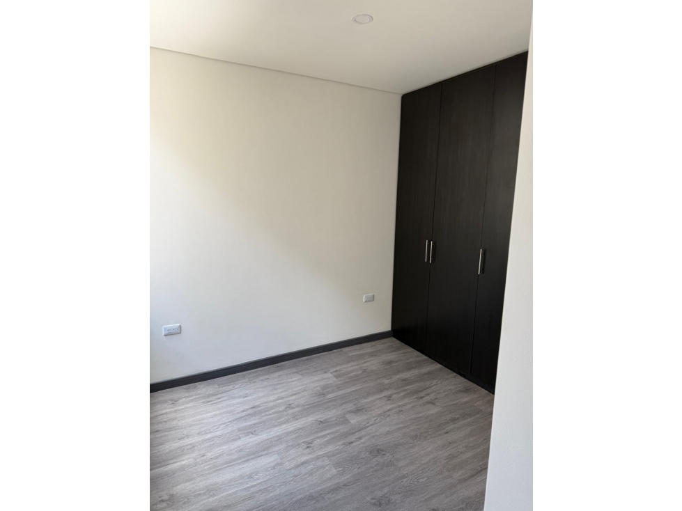 APARTAMENTO EN VENTA - CAJICA- EDIFICIO CON PISCINA Y GIMNASIO — foto 5