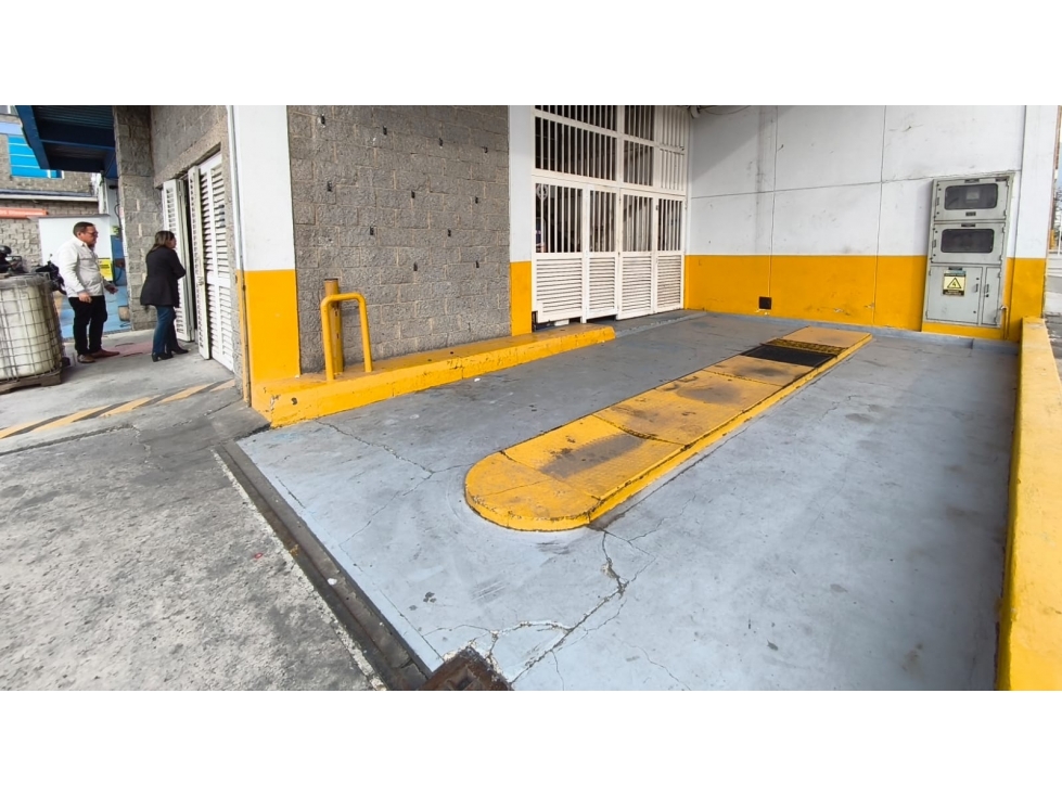 LOCAL EN ARRIENDO PARA SERVITECA SECTOR PUENTE ARANDA