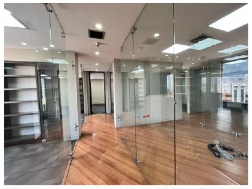 OFICINA EN ARRIENDO - SECTOR FINANCIERO CARRERA 7
