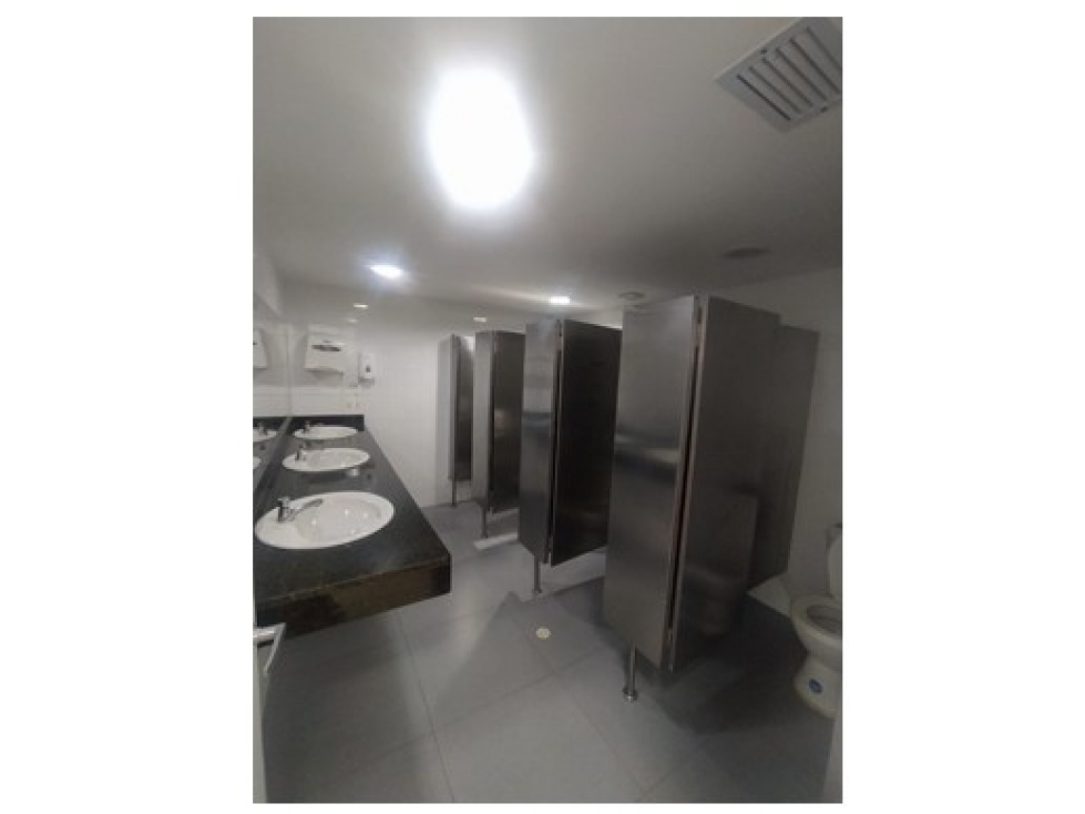 LOCAL COMERCIAL EN ARRIENDO - VILLAVICENCIO - 4