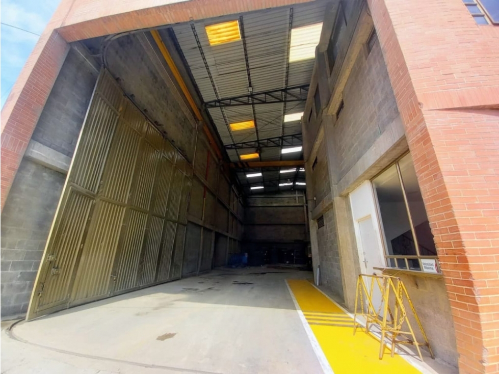BODEGA INDUSTRIAL EN ARRIENDO VALLADOLID — foto 4