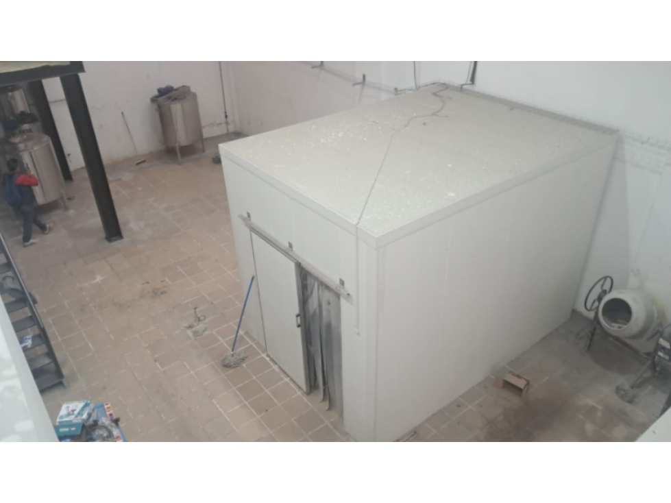 BODEGA EN ARRIENDO SANTA ISABEL, LOS MÁRTIRES — foto 4