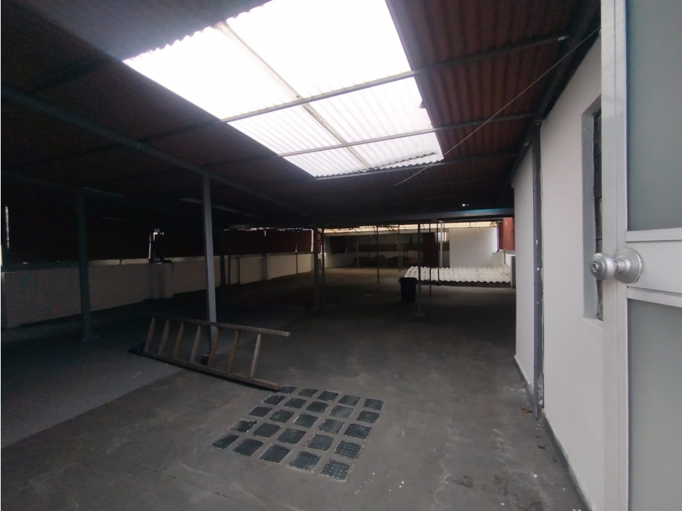 BODEGA EN ARRIENDO - 7 DE AGOSTO - 4
