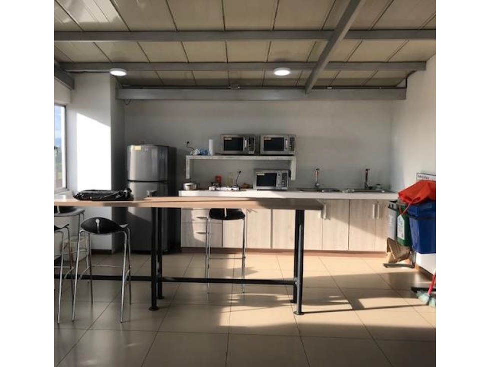 EDIFICIO AMOBLADO EN ARRIENDO, SECTOR QUINTA PAREDES, CORFERIAS - 5