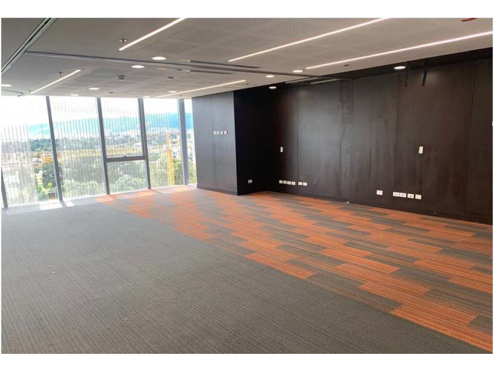 OFICINA EN VENTA, CENTRO EMPRESARIAL AV. EL DORADO