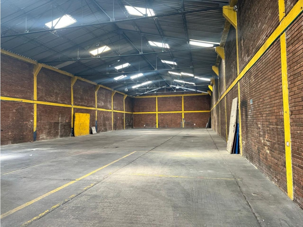 BODEGA EN VENTA ZONA RICAURTE, COMERCIAL