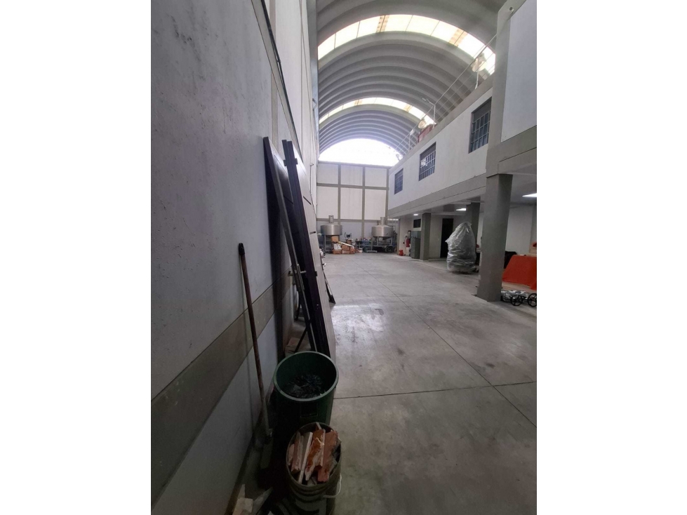 BODEGA DE 300 M2 EN VENTA, FONTIBON