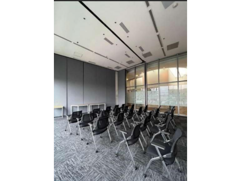 Oficina en Arriendo 886 m² Engativa — foto 2