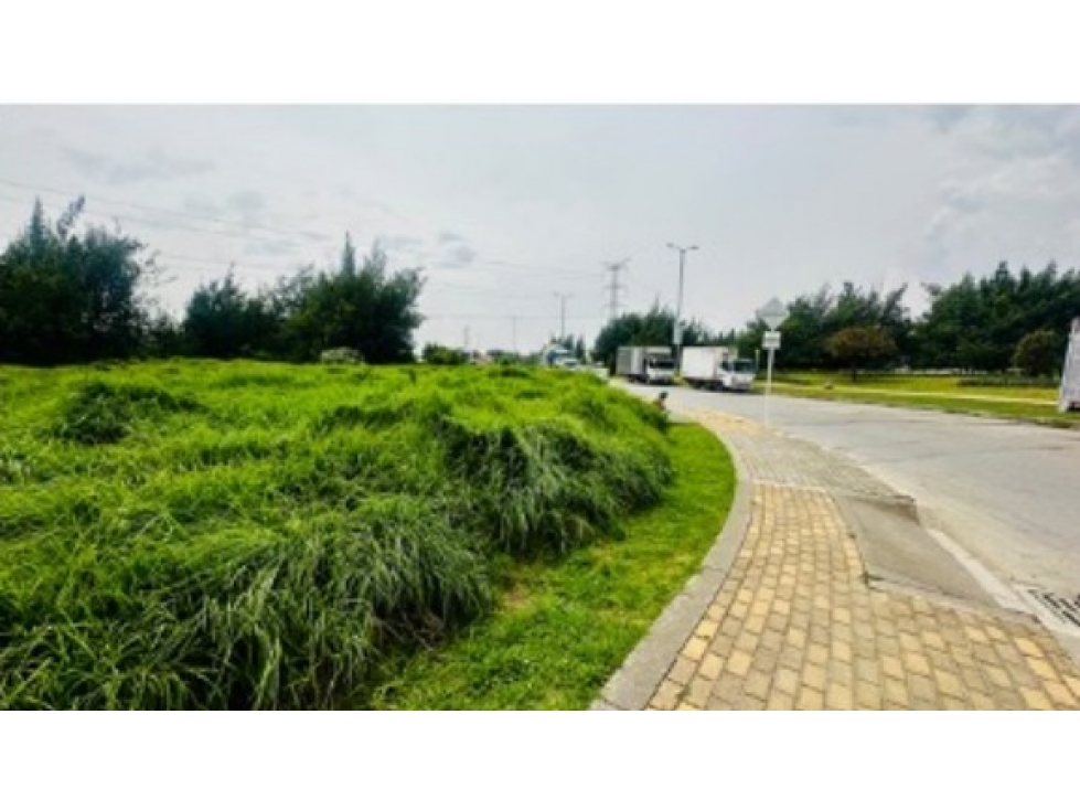 LOTE INDUSTRIAL EN VENTA FUNZA - 4