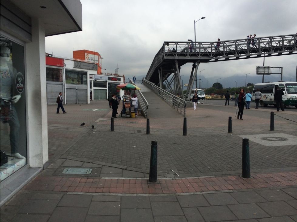 LOCAL COMERCIAL EN ARRIENDO - PUENTE ARANDA , OUTLETS — foto 4