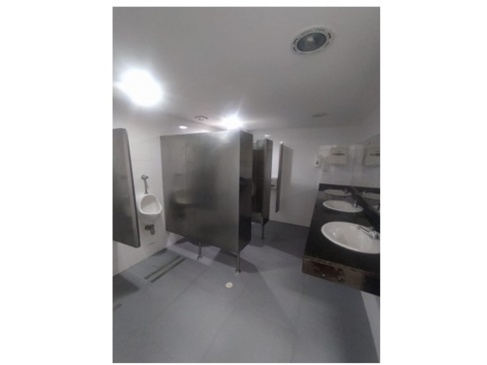 LOCAL COMERCIAL EN ARRIENDO - VILLAVICENCIO - 5