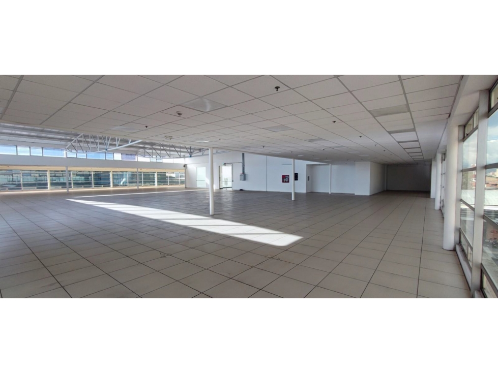 OFICINA EN ARRIENDO, SECTOR AV. EL DORADO, ZONA EMPRESARIAL — foto 2