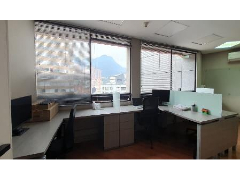 OFICINA 244 M2 EN ARRIENDO, QUINTA CAMACHO