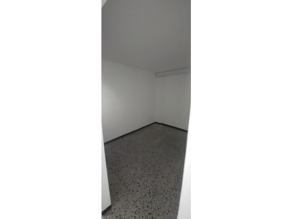 LOCAL COMERCIAL E INDUSTRIAL EN ARRIENDO FUNZA - 6