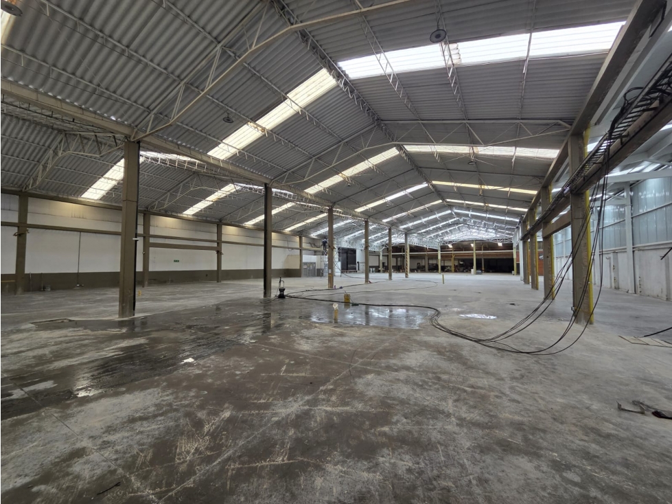 BODEGA EN ARRIENDO ZONA INDUSTRIAL LA SEVILLANA — foto 6