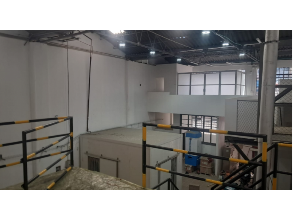BODEGA EN ARRIENDO SANTA ISABEL, LOS MÁRTIRES — foto 6
