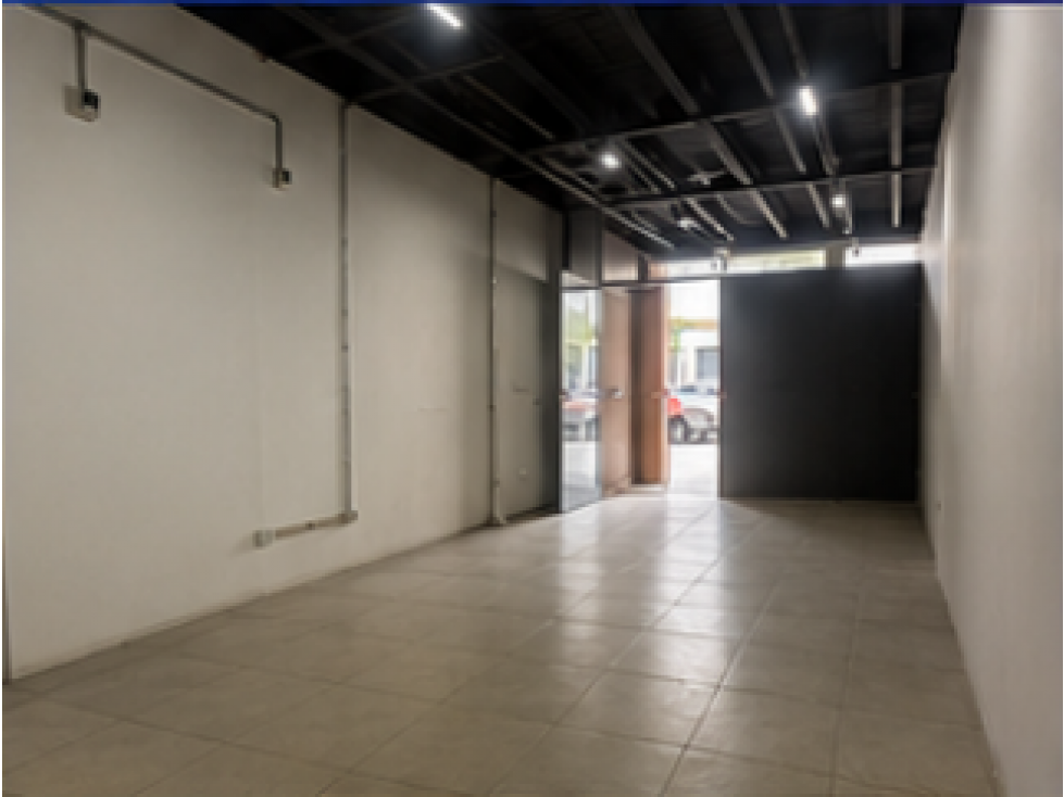 LOCAL COMERCIAL EN ARRIENDO TOBERÍN — foto 5