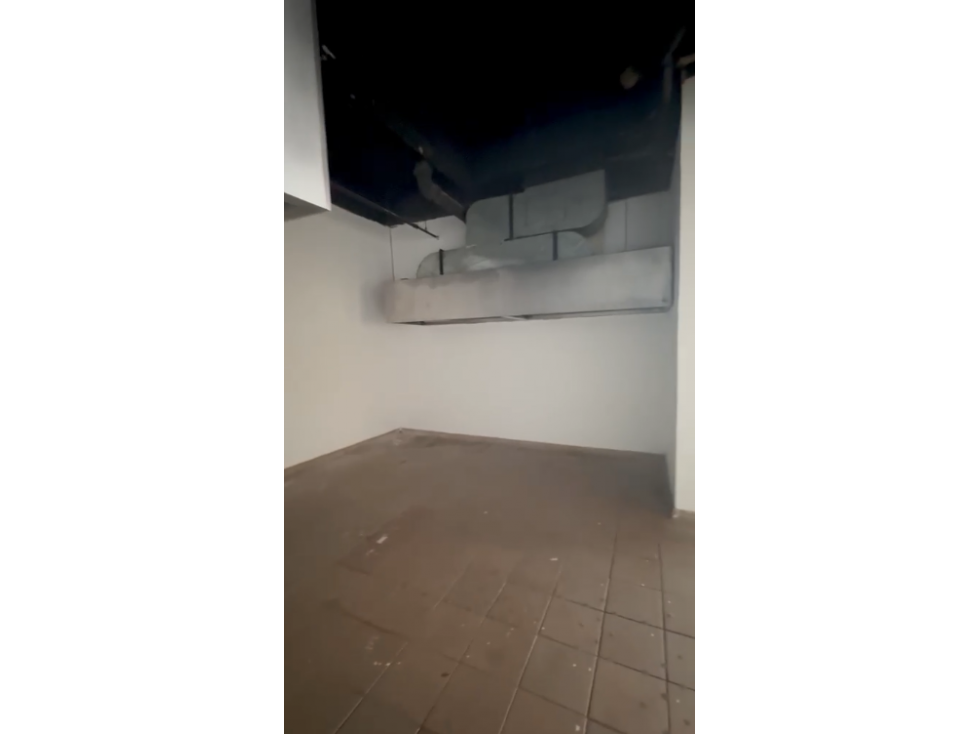 LOCAL COMERCIAL EN ARRIENDO - AV. DORADO - 6