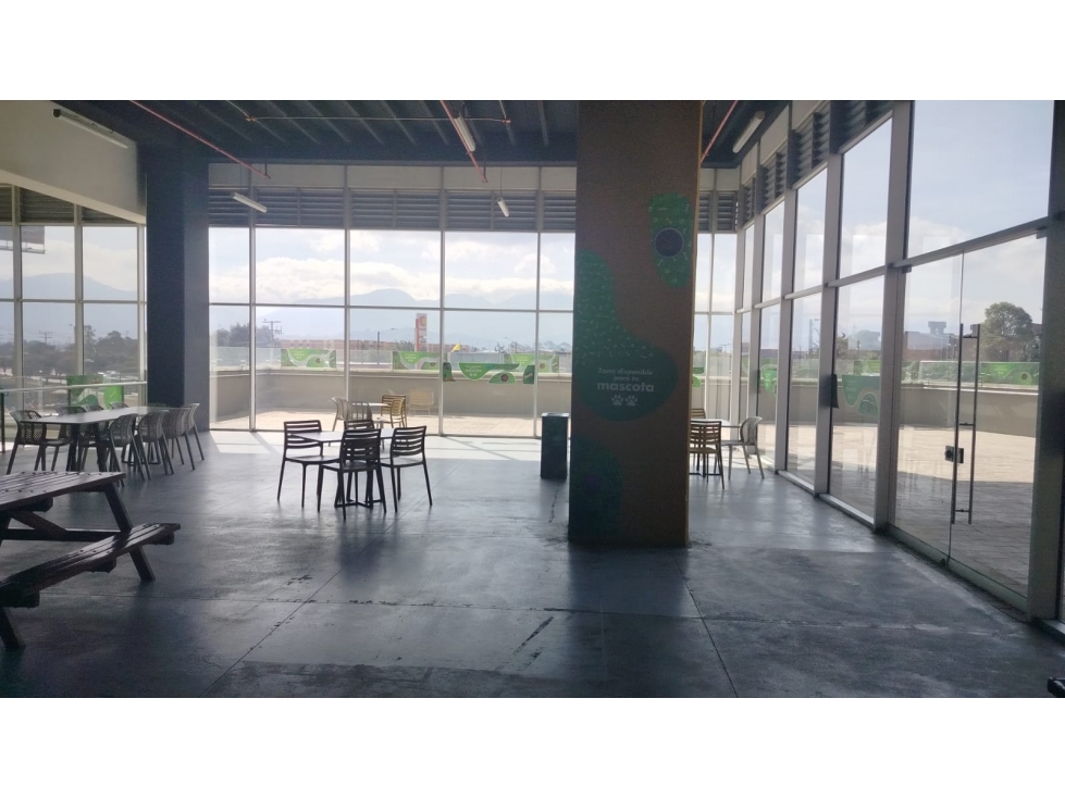 LOCAL CON TERRAZAS EN ARRIENDO, CENTRO COMERCIAL, SECTOR MADELENA — foto 4