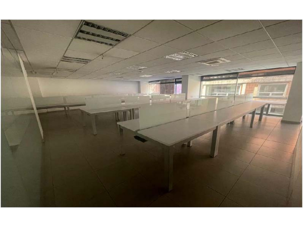 EDIFICIO EN ARRIENDO, AV. CHILE, ZONA FINANCIERA Y COMERCIAL - 4
