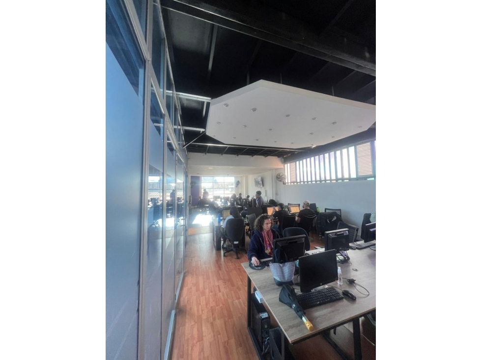 EDIFICIO DE 800 M2 EN ARRIENDO, LA CASTELLANA, IDEAL PARA CALL CENTER - 2