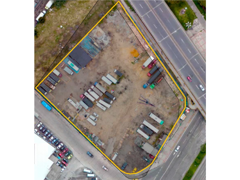 LOTE ESQUINERO DE 5.613 M² EN VENTA, SECTOR COMERCIAL E INDUSTRIAL - 3