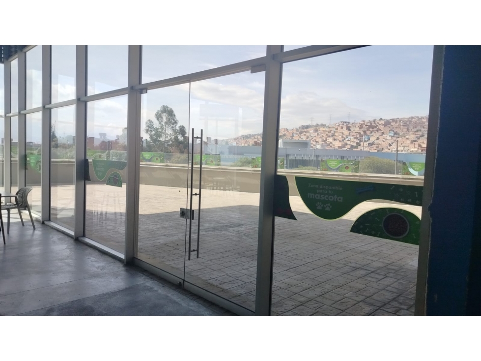 LOCAL CON TERRAZAS EN ARRIENDO, CENTRO COMERCIAL, SECTOR MADELENA — foto 5