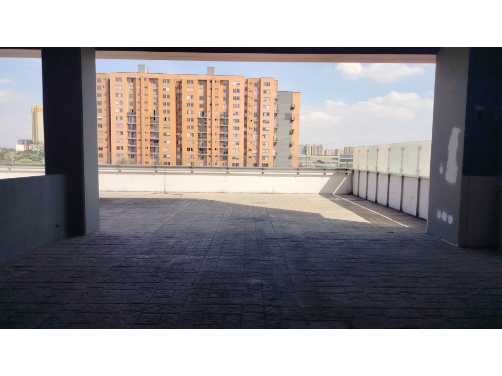 LOCAL EN ARRIENDO, SECTOR MADELENA, BOGOTA — foto 4