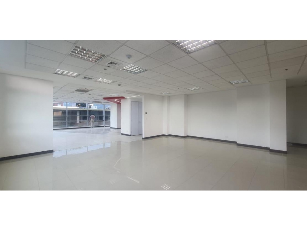 OFICINA EN VENTA, CHICO NORTE, ZONA FINANCIERA Y COMERCIAL — foto 3