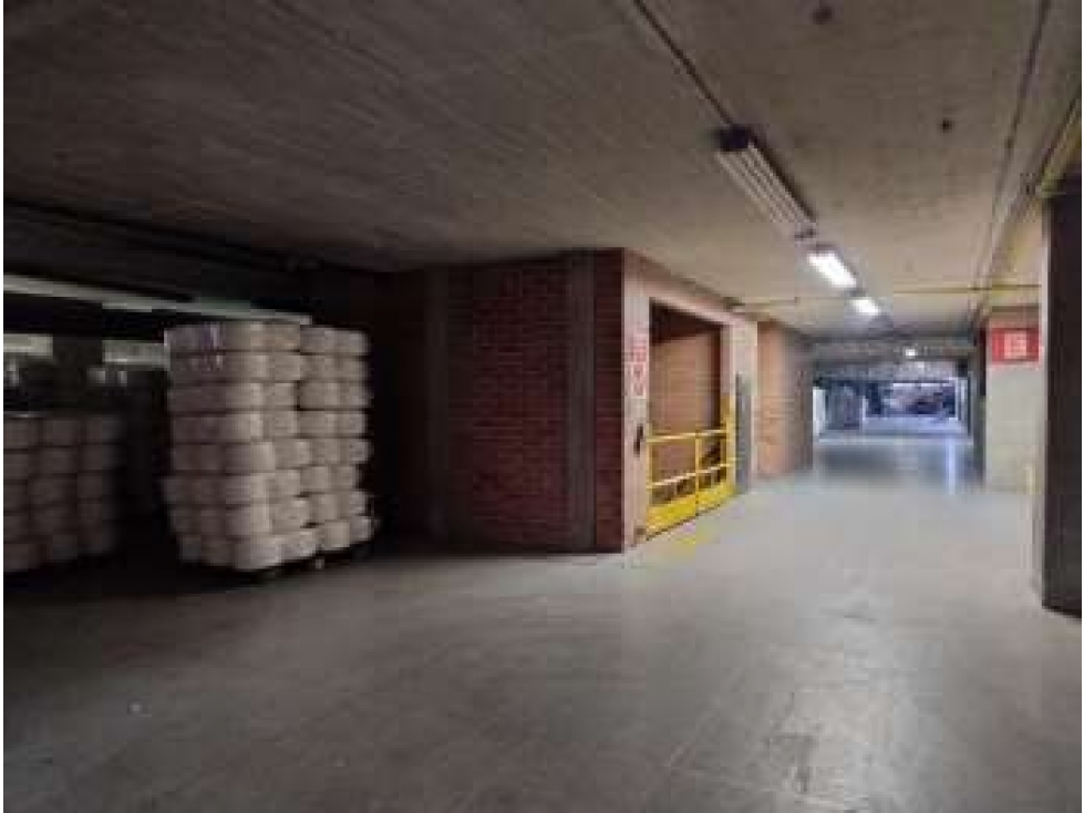 BODEGA EN ARRIENDO, MONTEVIDEO, 500 KVA — foto 3
