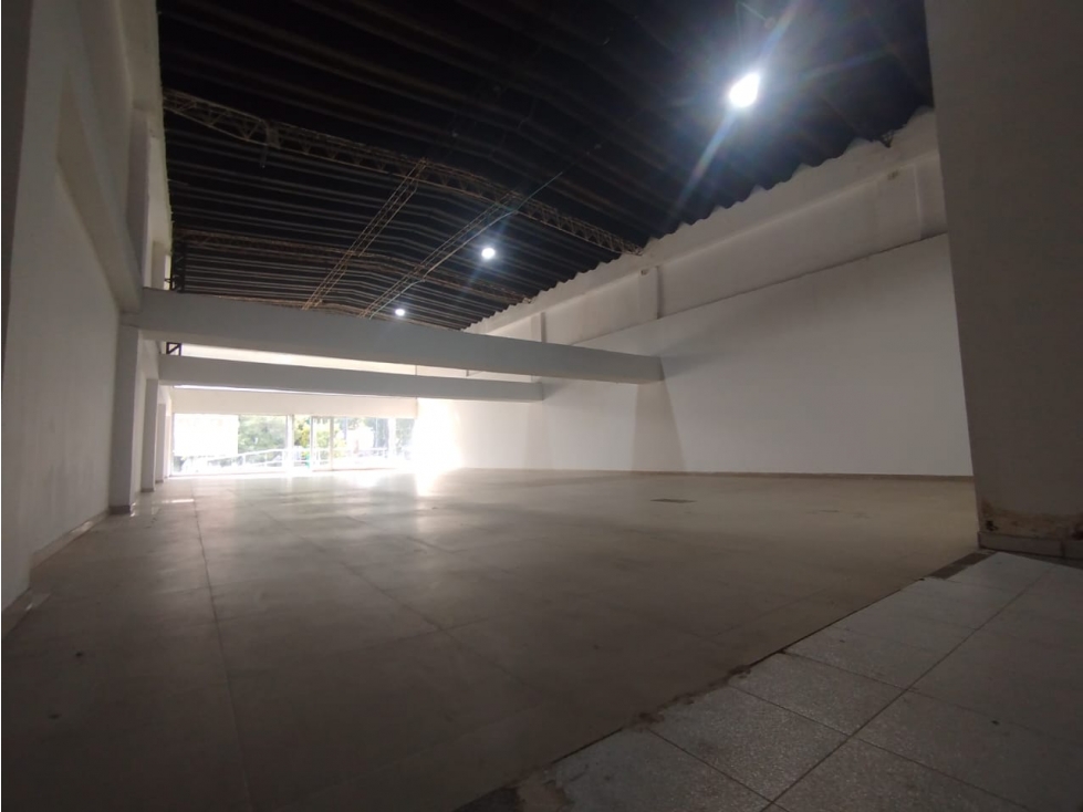 LOCAL COMERCIAL EN ARRIENDO, VILLAVICENCIO - 2