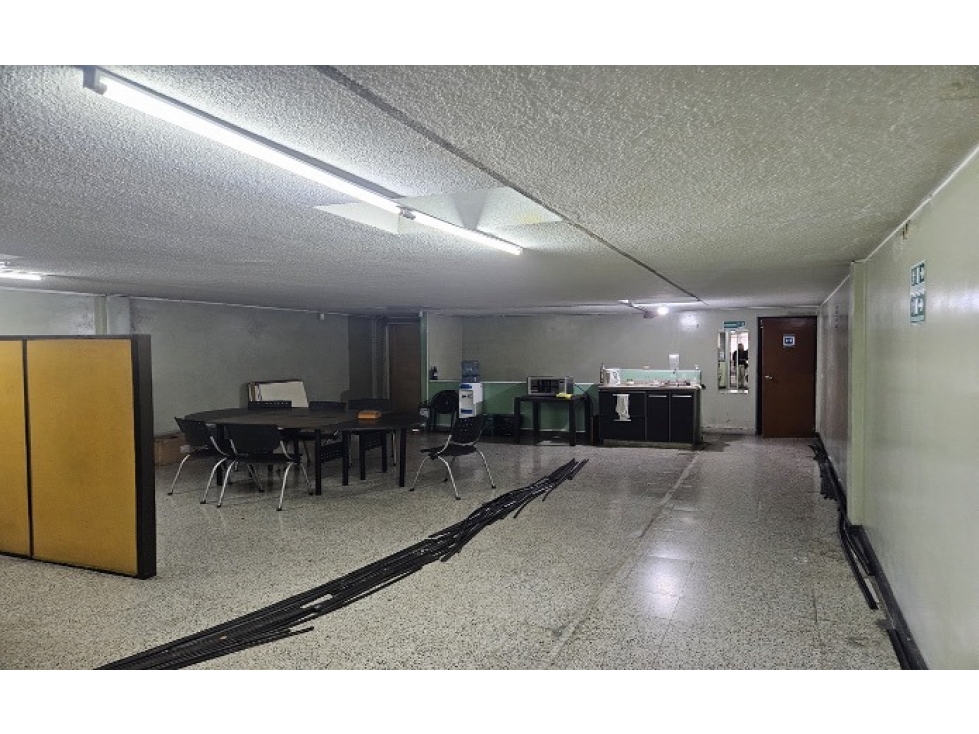 ARRIENDO LOCAL CON BODEGA 438 M2 CALLE 13 BOGOTÁ - 4