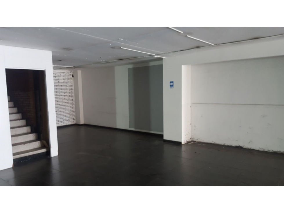 LOCAL EN ARRIENDO, SECTOR LAS AMERICAS, SOBRE VIA PRINCIPAL — foto 4