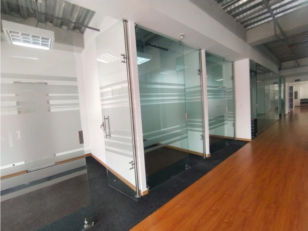OFICINA EN ARRIENDO - SECTOR CHICO RESERVADO - BOGOTA — foto 3