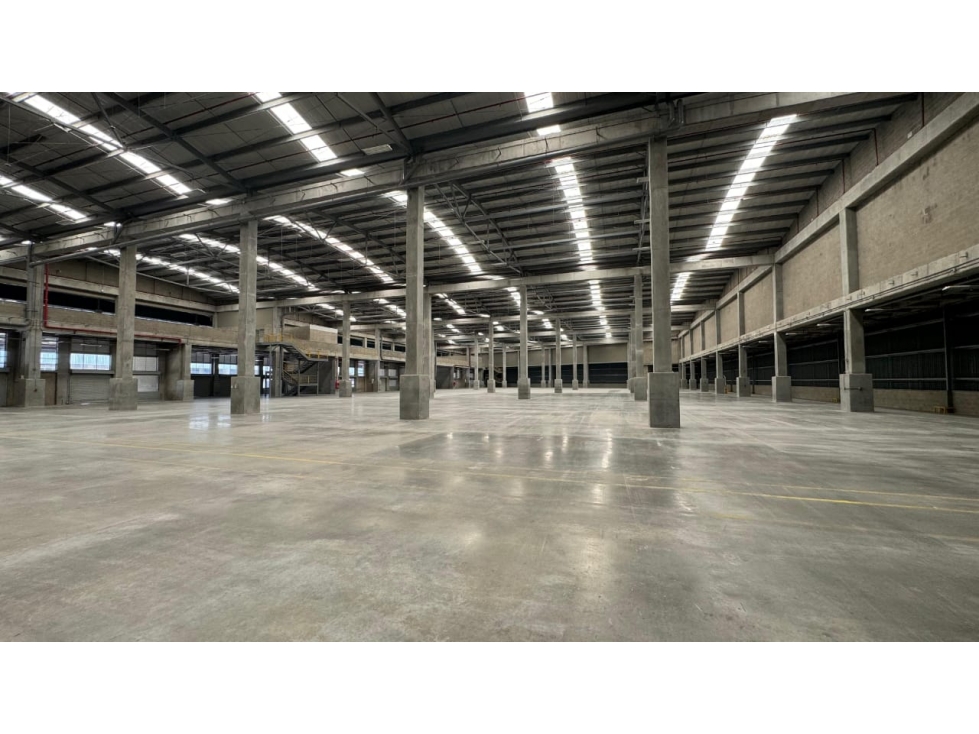 ARRIENDO BODEGA LOGÍSTICA EN UNIDAD CERRADA, MEDELLIN
