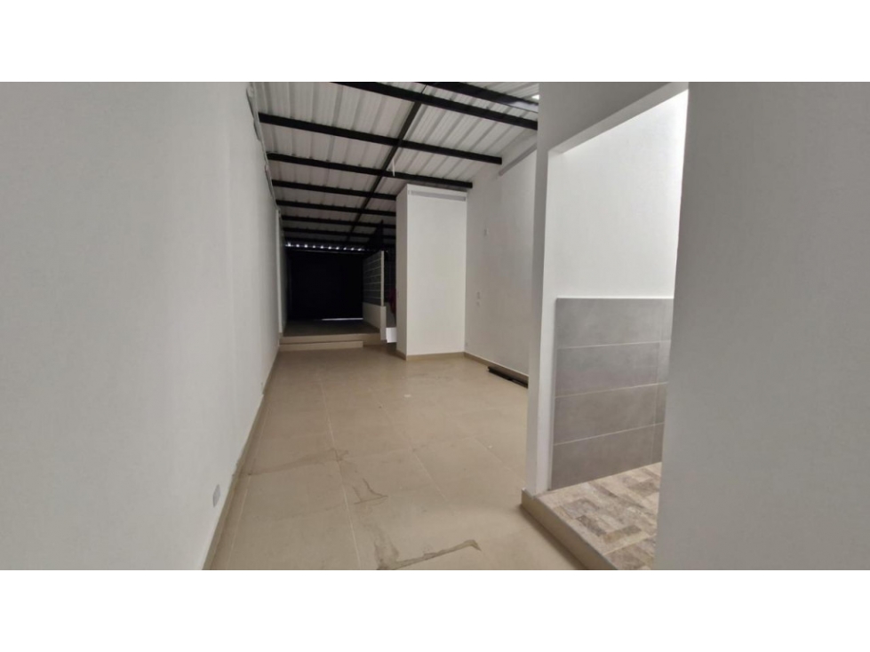 LOCAL EN ARRIENDO, CIUDAD MONTES — foto 2