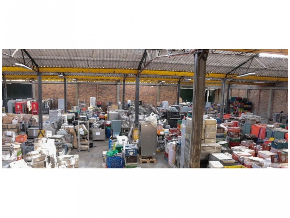 BODEGA DE 5.295 m² CONSTRUIDA EN TERRENO DE 8.295 m² EN ENGATIVÁ — foto 2